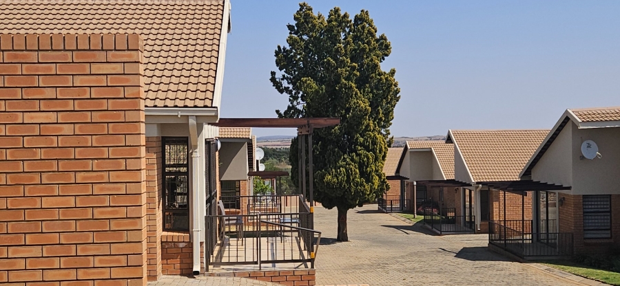 2 Bedroom Property for Sale in Langenhovenpark Free State